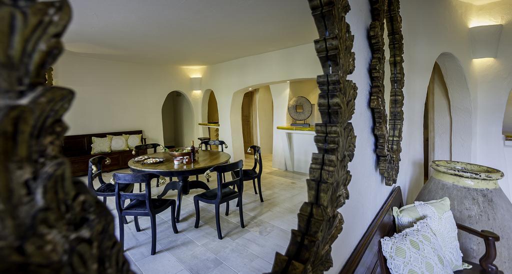 Antica Dimora La Corona San Pantaleo Exterior photo